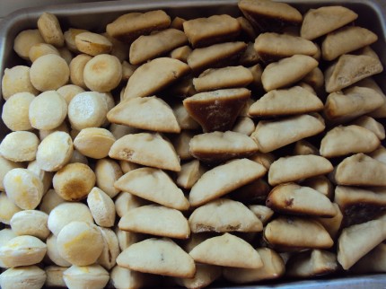 MINI EMPADAS E MINI ESFIHAS PARA FESTA  JA ASSADOS 