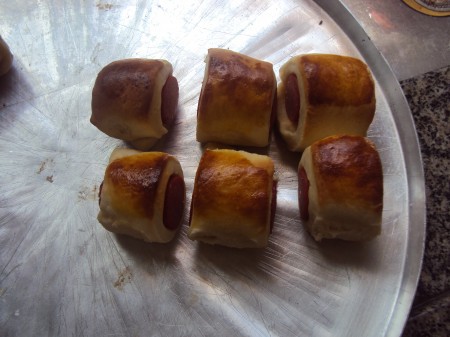 ENROLADINHOS DE SALSICHA 